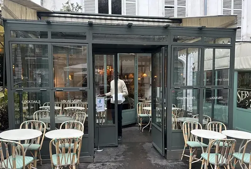transformation terrasse fermee avec panneaux vitres toiture brasserie amourette par concept metal