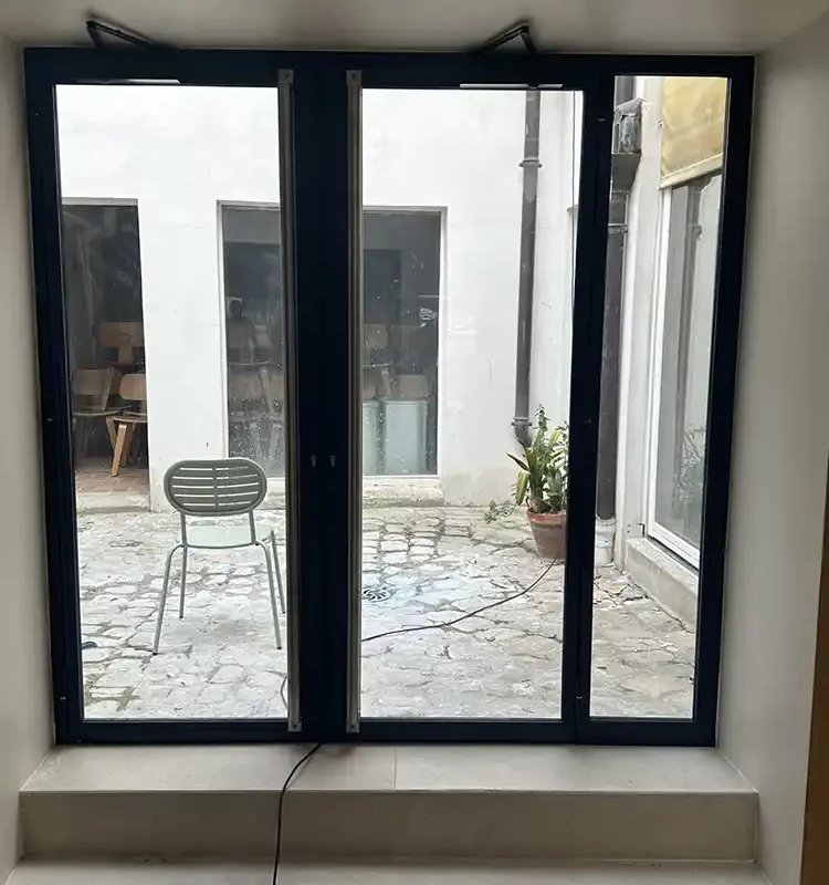 devanture-brasserie-montmartre-paris-18