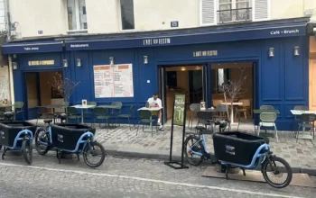 Devanture brasserie Paris 75018